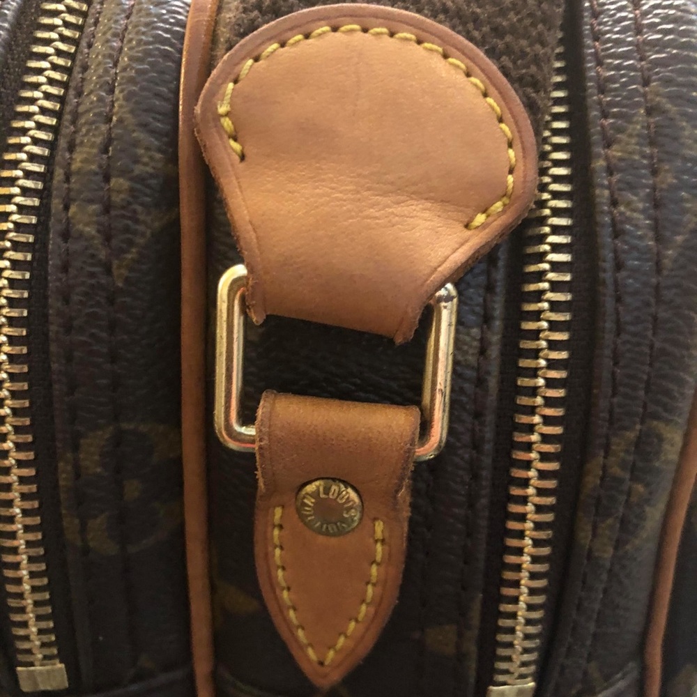 Lv Authentic!! - image 5